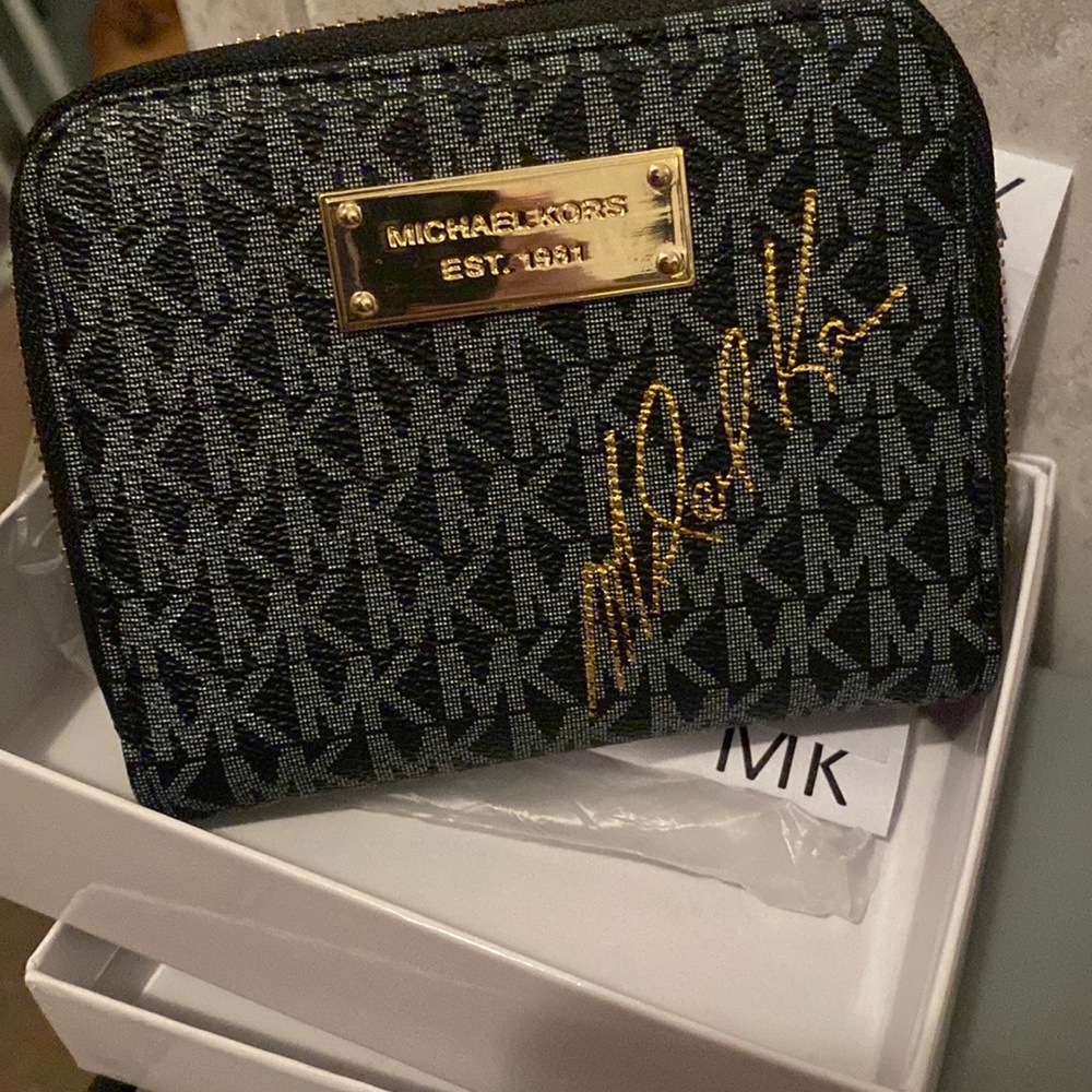 New MK wallet with box